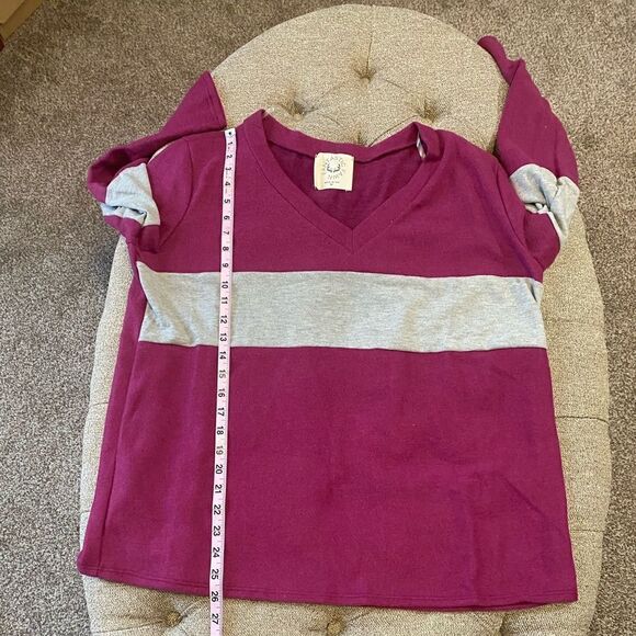 Brushed Knit Colorblock Top‎ - Picture 12 of 12